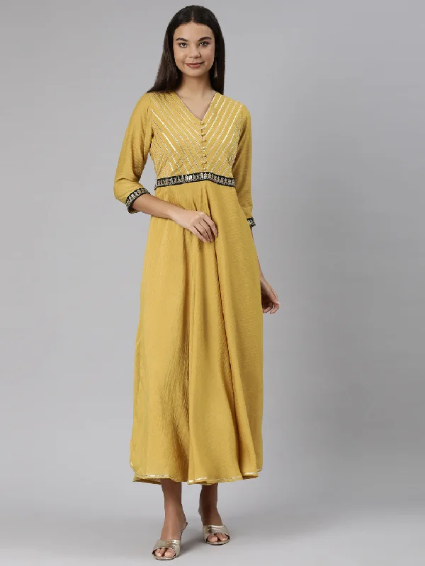 Neeru's Green Straight Casual Solid Dresses